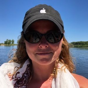 Meet your Posher, Denise